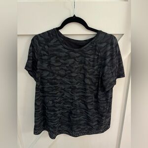 Lululemon Quick Pace Short Sleeve Shirt - Camo